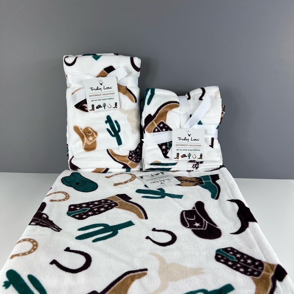 Truly Lou Southwest Collection - 8 Piece Bath Towel Set Cowboy Boots Hat NEW